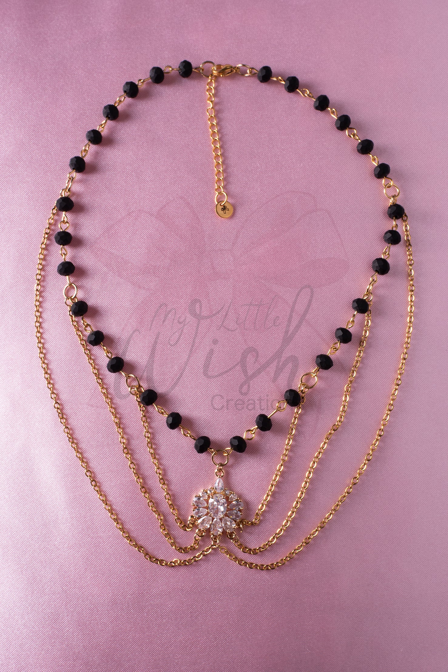 Schwarze Kronleuchter-Halskette