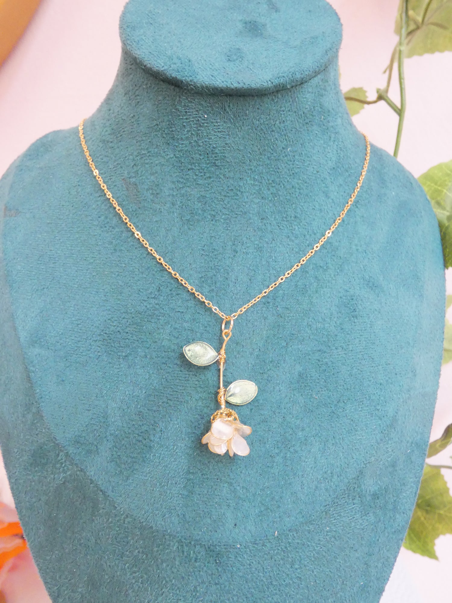 Necklace with Rose
