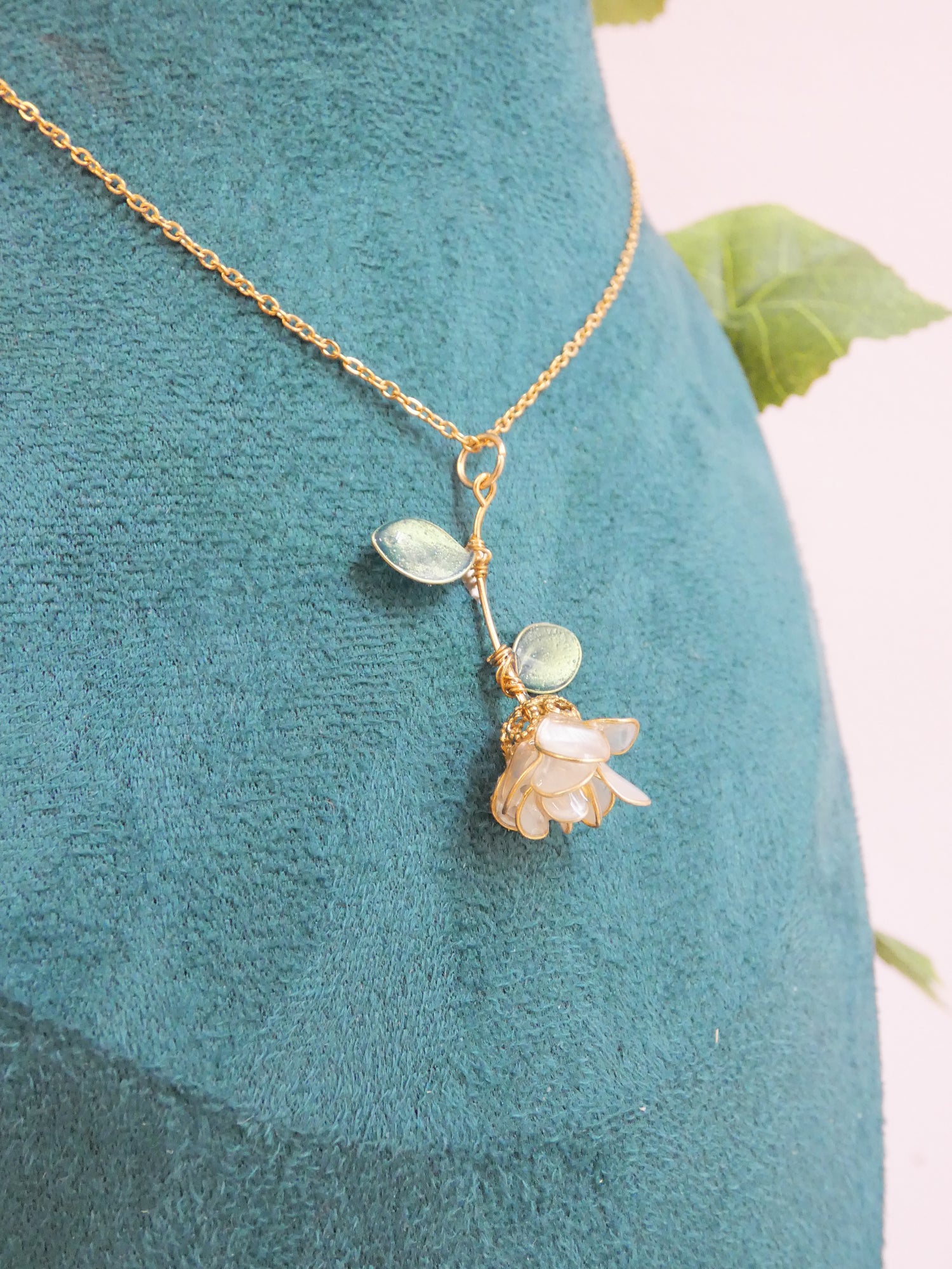 Necklace with Rose