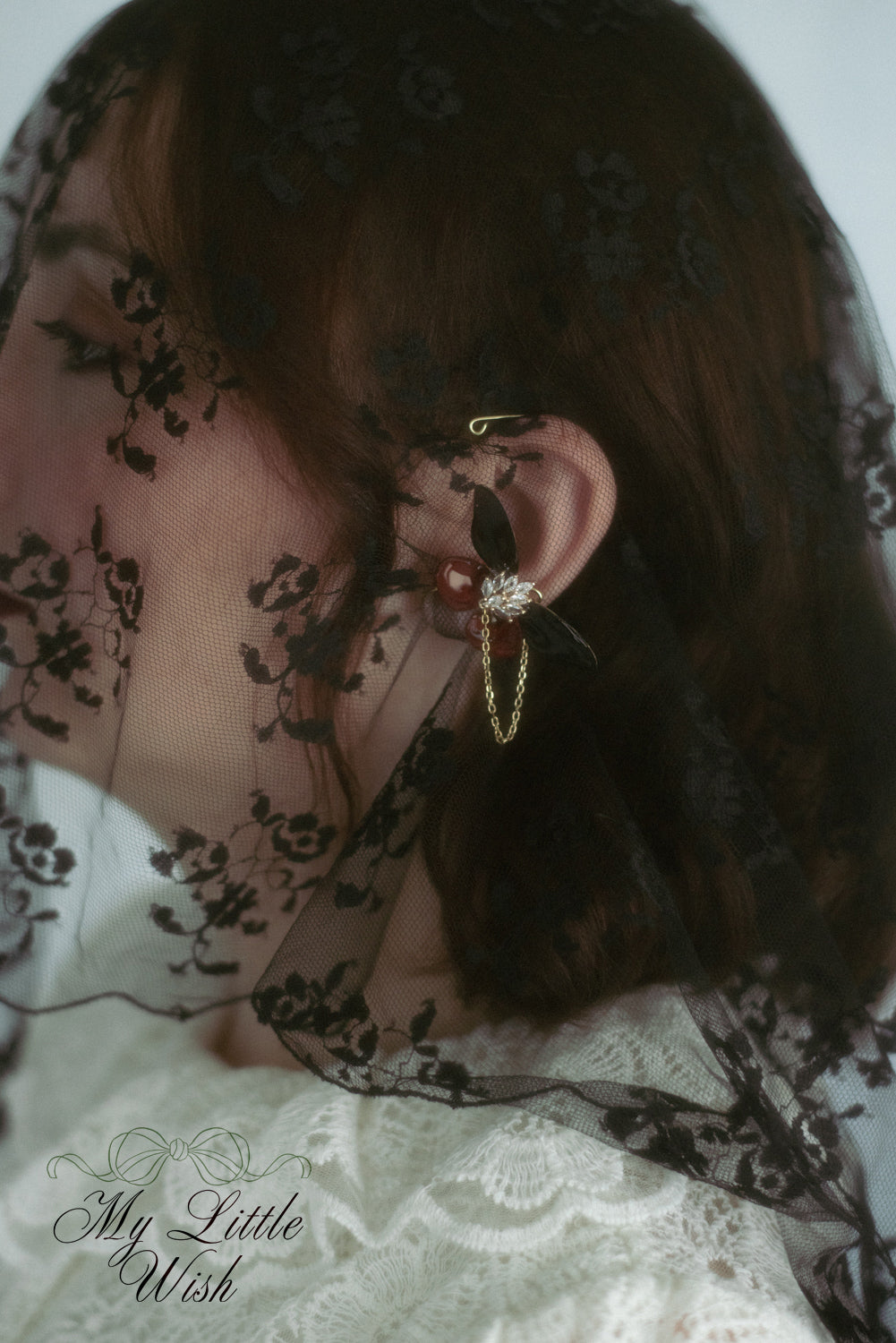 Ear Cuff Psiche n°3 - Farfalle nere e rosse