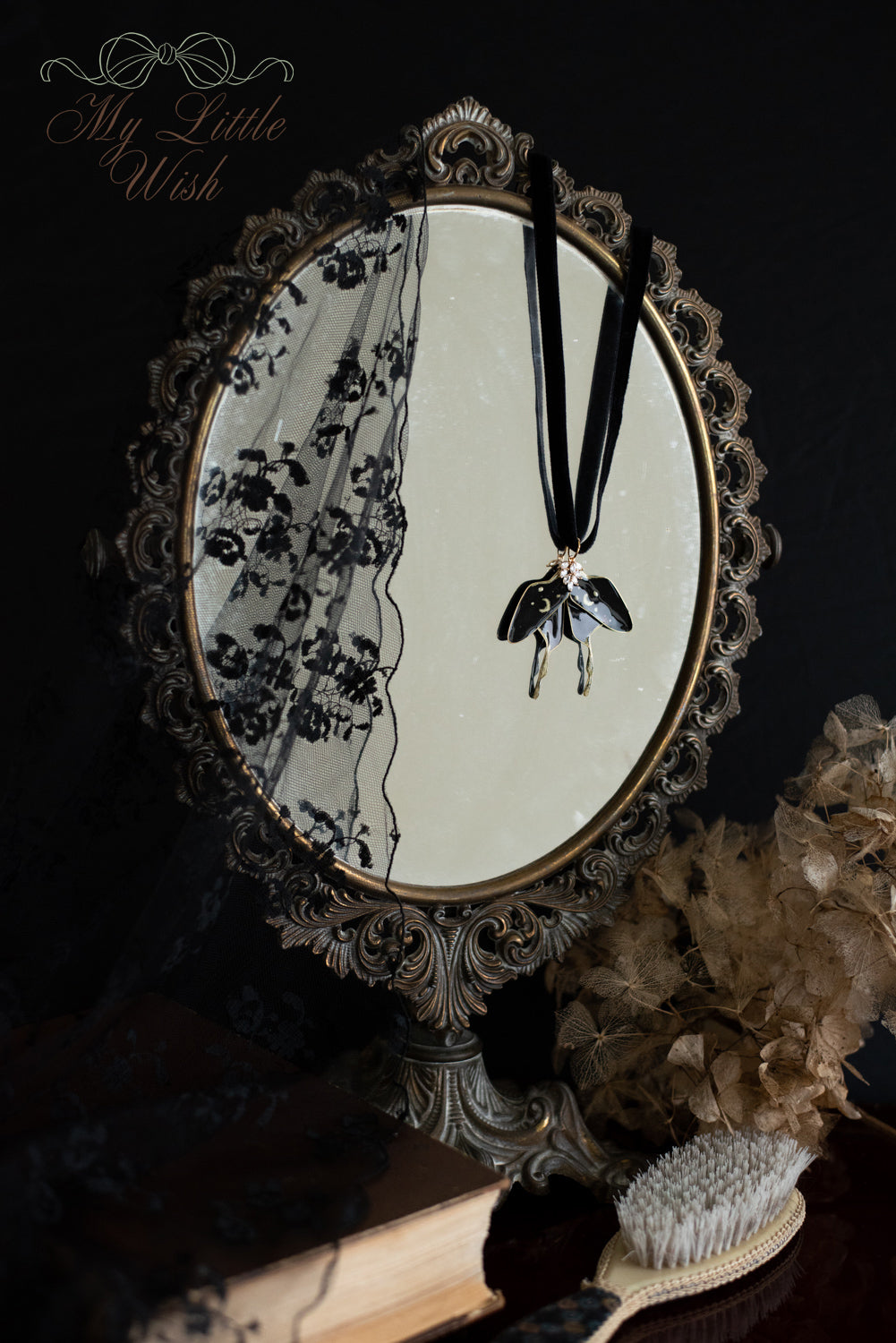Choker Luna n°2 - Luna Moth nera