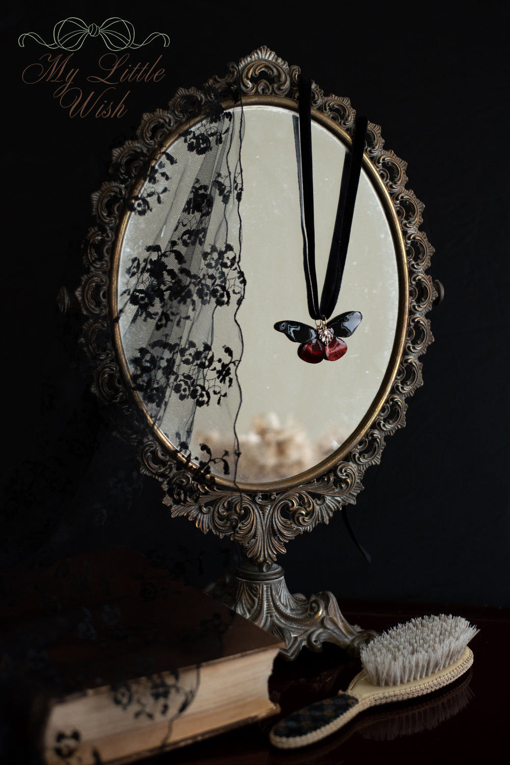 Choker Psiche n°3 - Farfalla nera e rossa