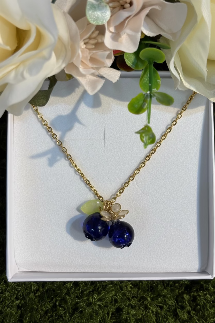 Collana con Ciondolo Mirtilli