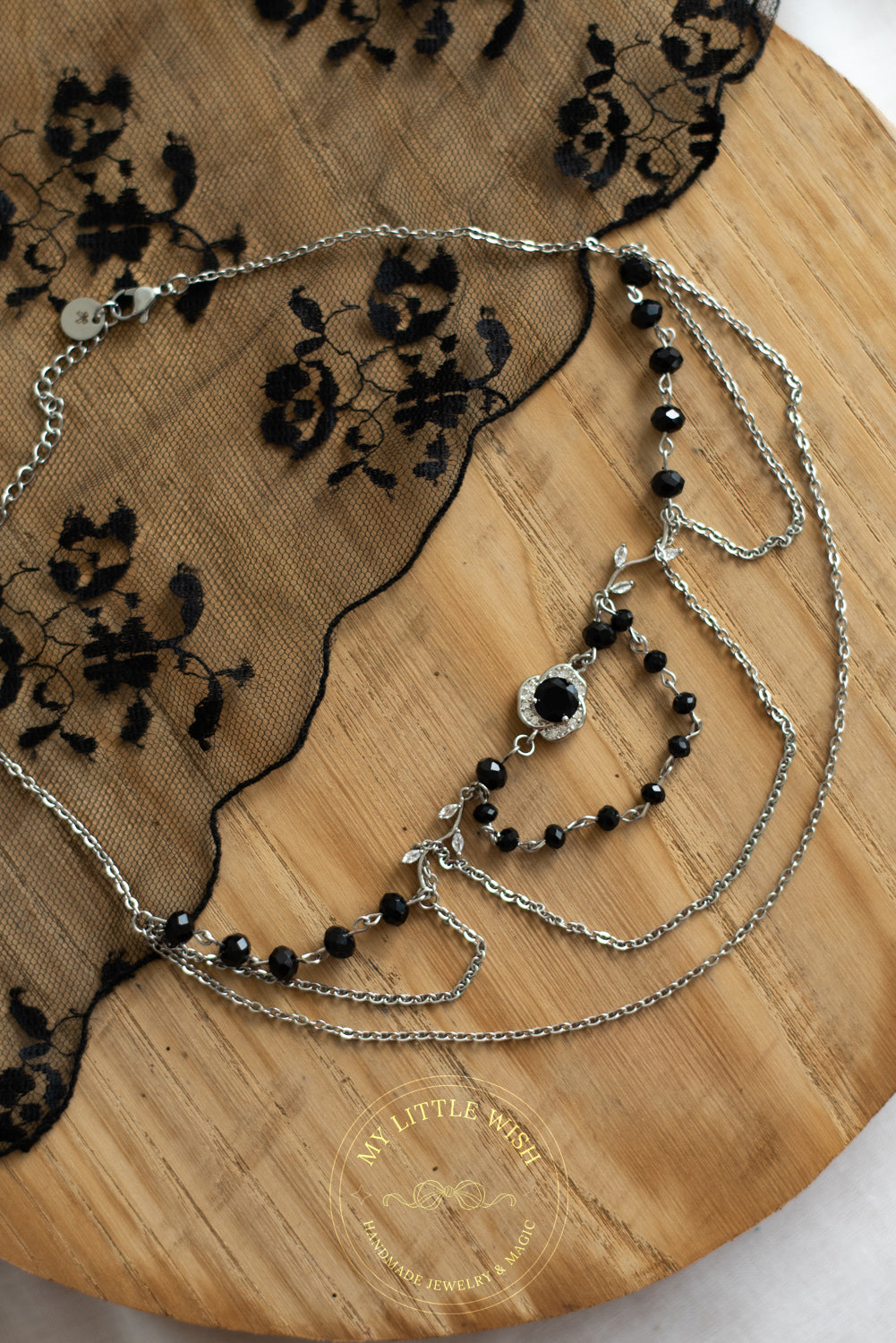 Collana Dark Fairy - Cristalli Neri e Ciondolo Artigianale